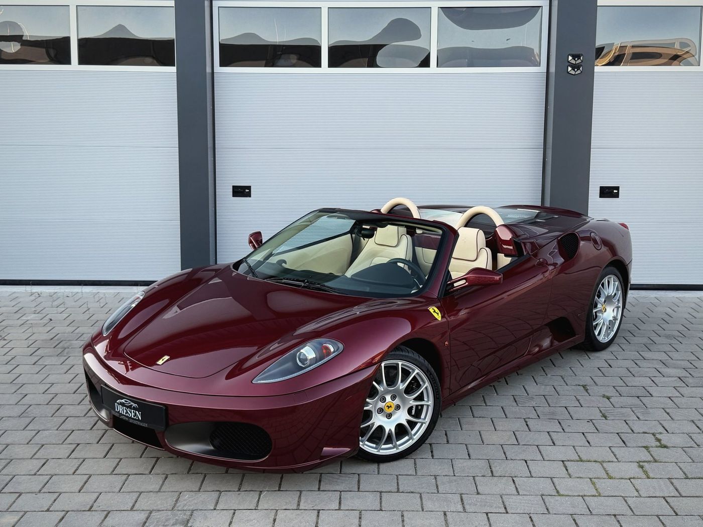 Ferrari F430 Spider in Rubinrot